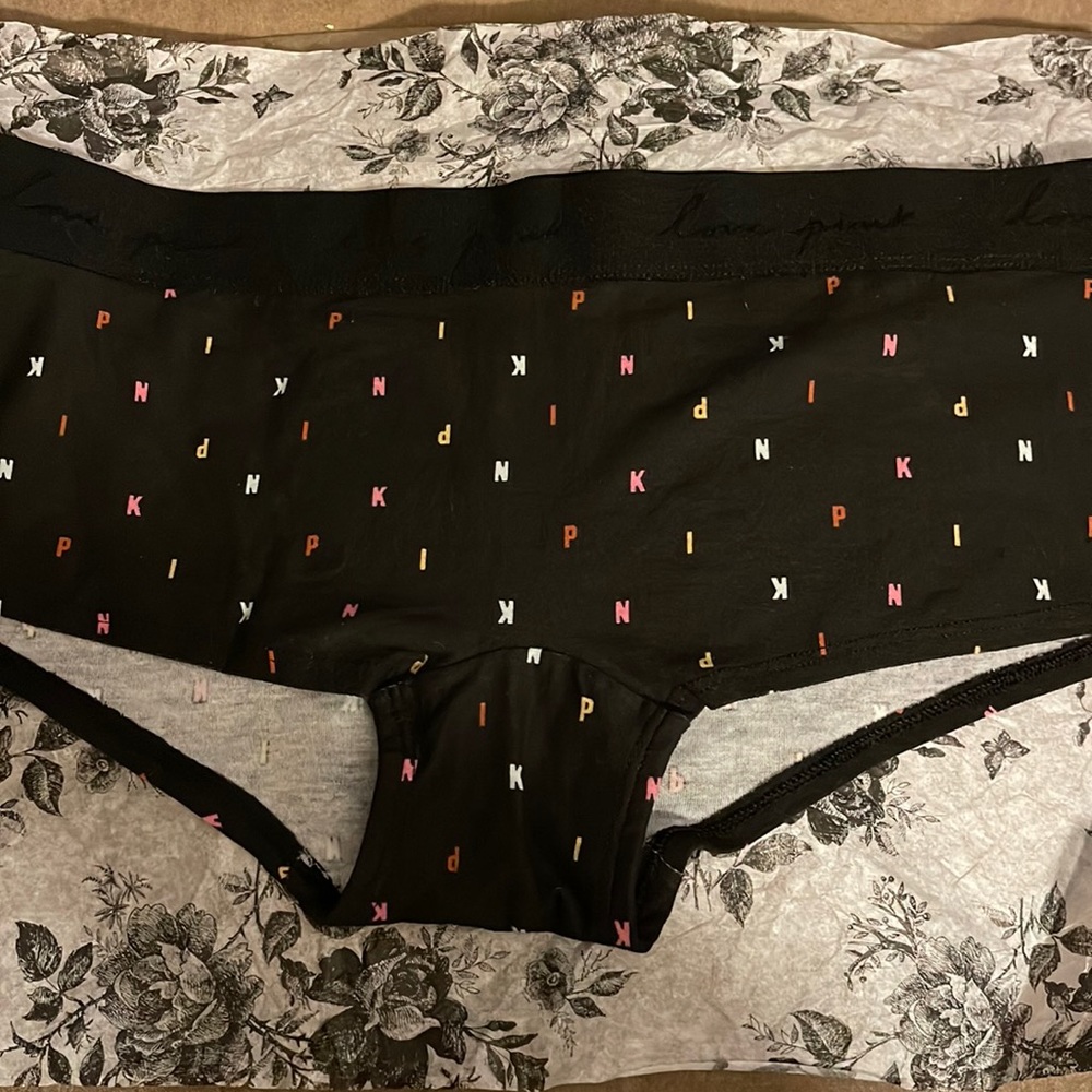 NWOT VS PINK BOYSHORT BOXER